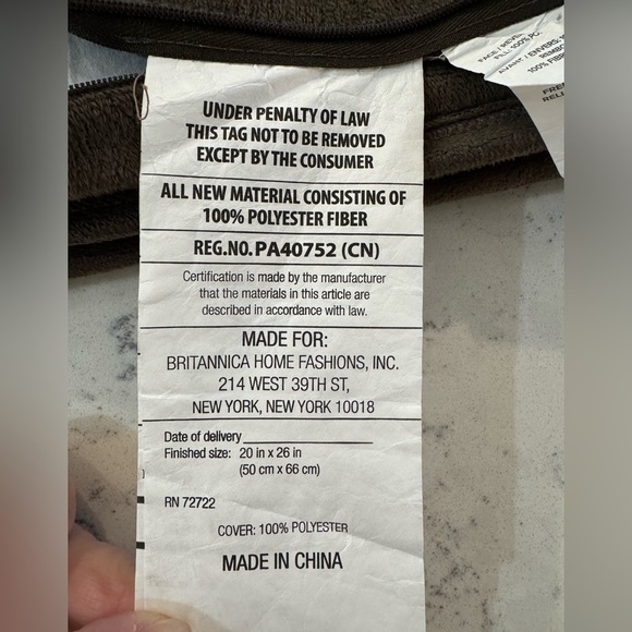 UGG Standard Size Pillow Shams 2 Brown Grey Zip Closure Soft Great Condition - Picture 11 of 12